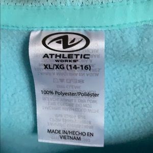 NWOT kids hoodie. Size XL